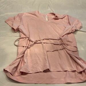 Lululemon tshirt